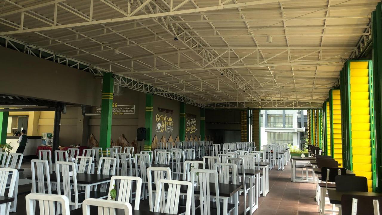 Grand Madani Hotel Mataram Exteriör bild