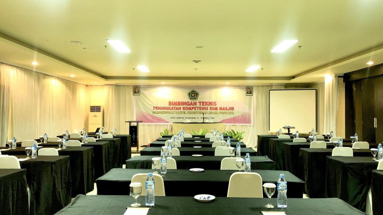 Grand Madani Hotel Mataram Exteriör bild